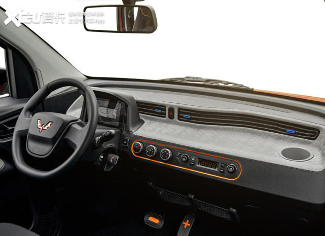 五菱宏光MINI EV 中国版电动K-Car，智能语音机器人赋能城市出行新体验