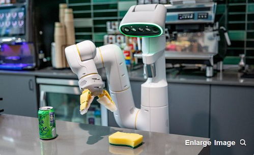 人形机器人在特斯拉与谷歌推动下迎来新发展，语音外呼技术成关键突破